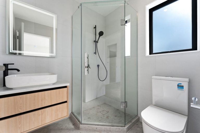 Photo of property in 729 Massey Road, Mangere, Auckland, 2022