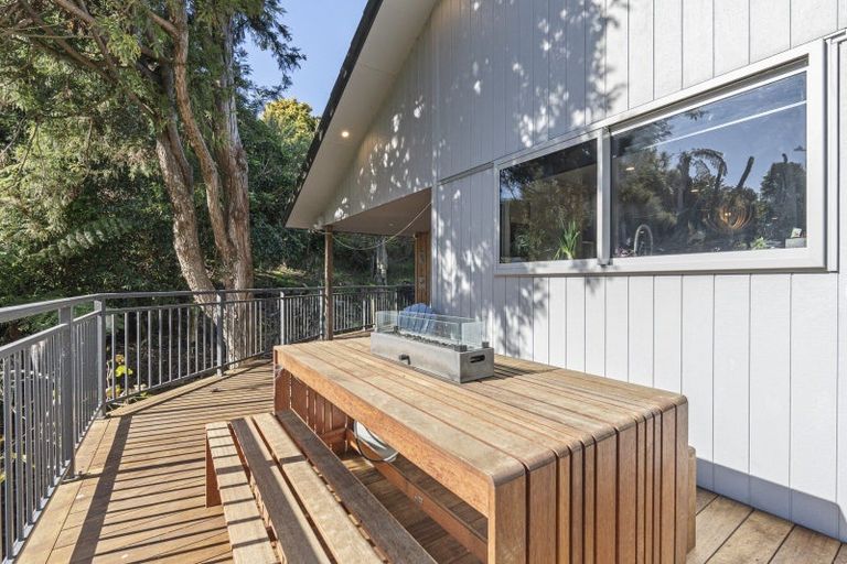Photo of property in 198 Seaview Road, Westown, New Plymouth, 4310