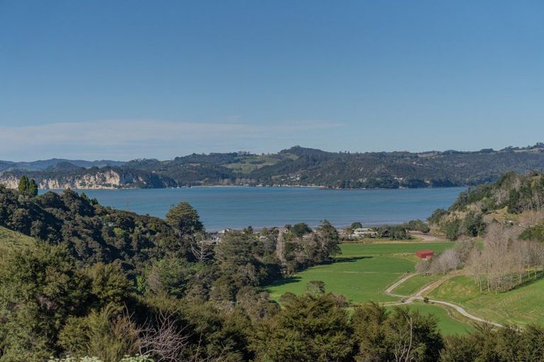 Photo of property in 16 Tironui Place, Whitianga, 3510