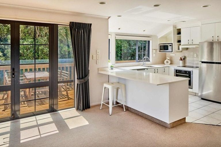 Photo of property in 14 Musket Lane, Whitby, Porirua, 5024