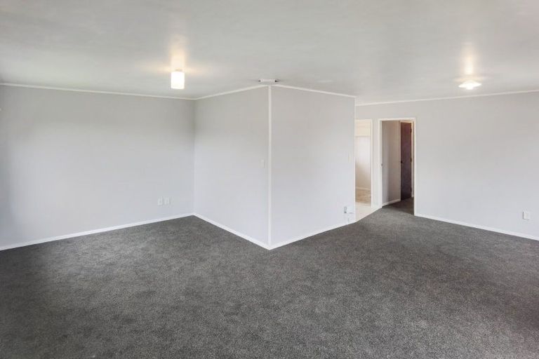 Photo of property in 5 Flaunty Place, West Harbour, Auckland, 0618