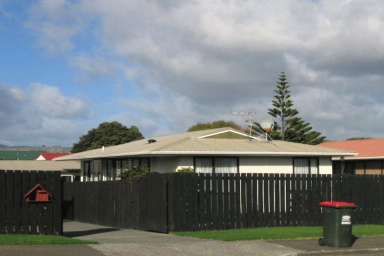 Photo of property in 2/3- 2 Tireti Road, Titahi Bay, Porirua, 5022