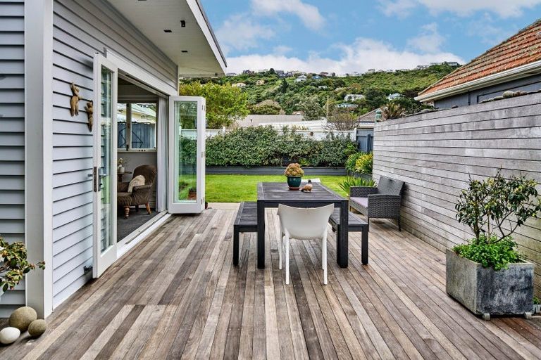 Photo of property in 292 The Parade, Island Bay, Wellington, 6023