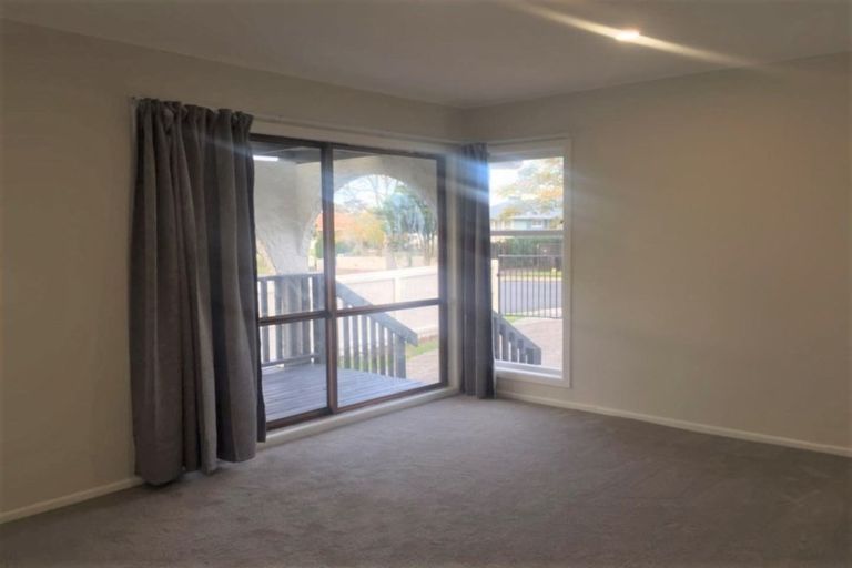 Photo of property in 44 Kervil Avenue, Te Atatu Peninsula, Auckland, 0610