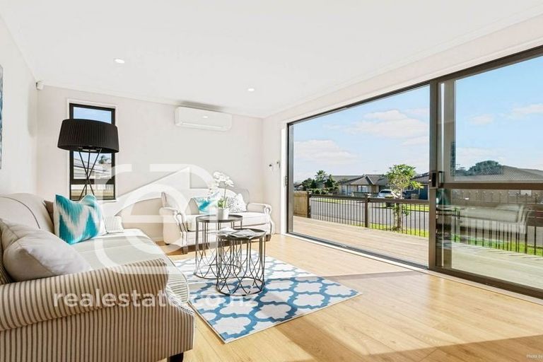 Photo of property in 32 Cooladawson Drive, Flat Bush, Auckland, 2019