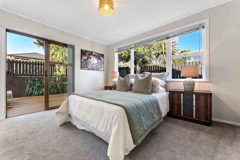 Photo of property in 4 Kelston Street, New Lynn, Auckland, 0600