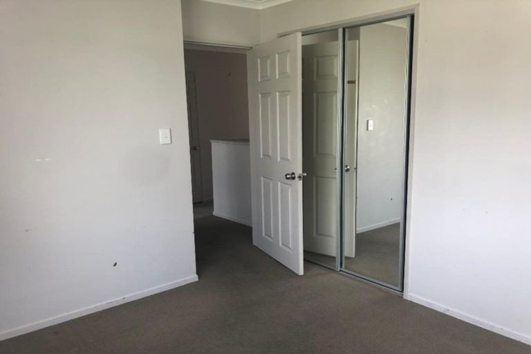 Photo of property in 13 Bushpark Place, Flat Bush, Auckland, 2016