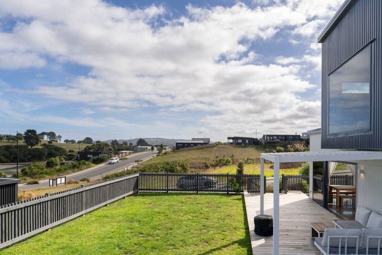 Photo of property in 2 Taeore Lane, Raglan, 3225