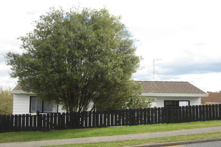 Photo of property in 40b Langstone Street, Welcome Bay, Tauranga, 3112