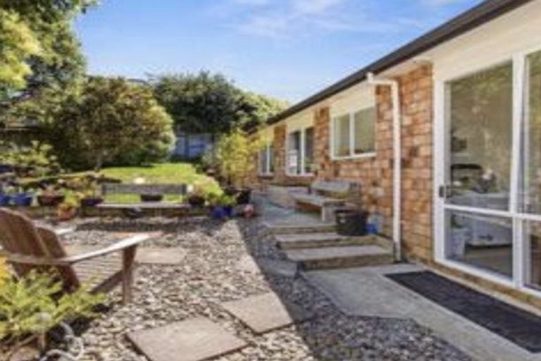 Photo of property in 9 Tararua Close, Aotea, Porirua, 5024