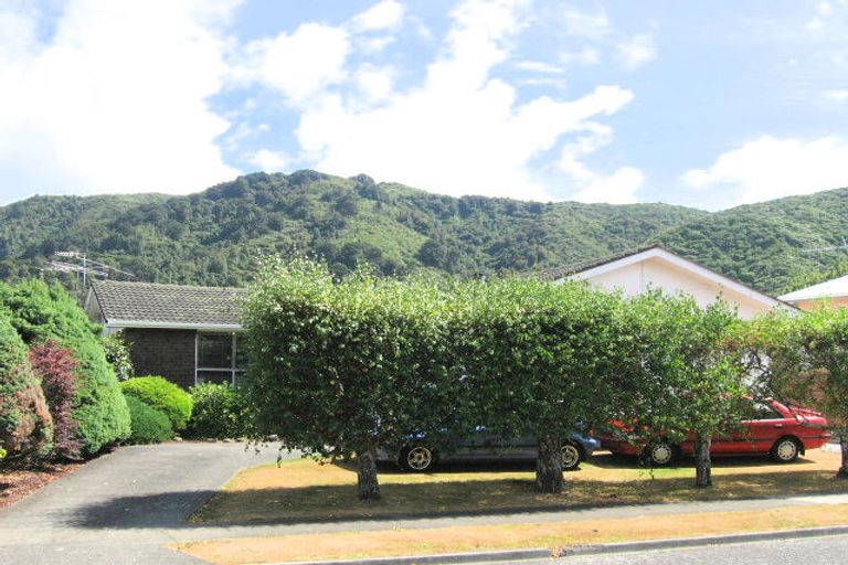 Photo of property in 3 Camden Road, Totara Park, Upper Hutt, 5018