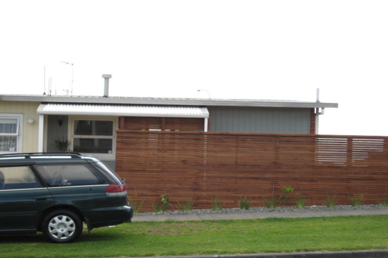 Photo of property in 3/23 Hamblyn Street, Strandon, New Plymouth, 4312
