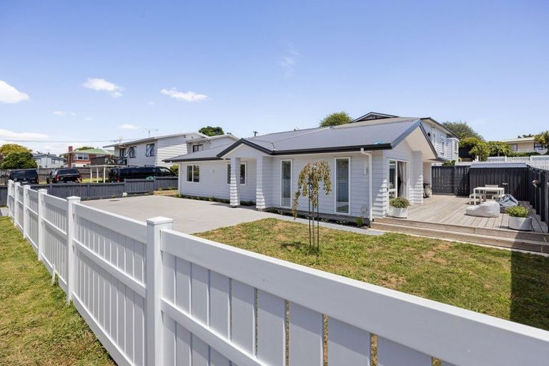 Photo of property in 1/11 Walsh Street, Forest Lake, Hamilton, 3200