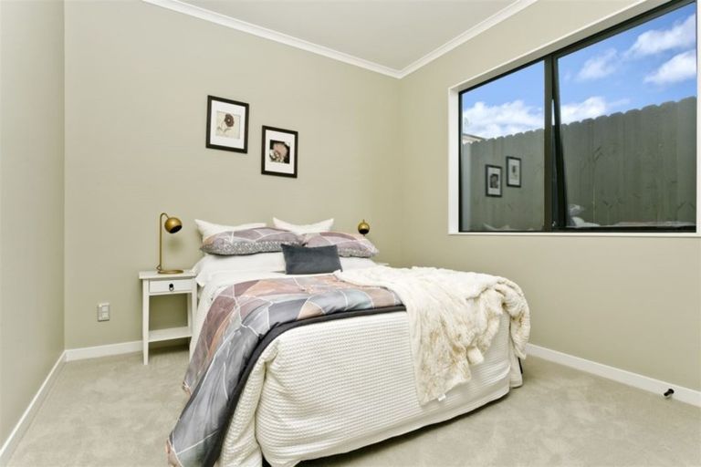 Photo of property in 63 Symes Drive, Red Beach, 0932