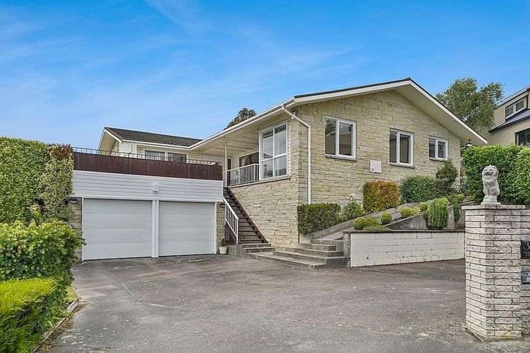 Photo of property in 32 Takahe Drive, Cashmere, Christchurch, 8022