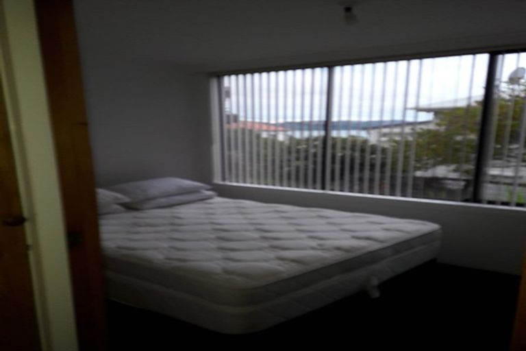 Photo of property in 2f2 Oriental Terrace, Mount Victoria, Wellington, 6011