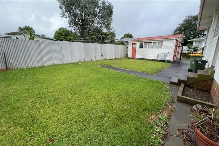 Photo of property in 18 Carbery Place, Manurewa, Auckland, 2102