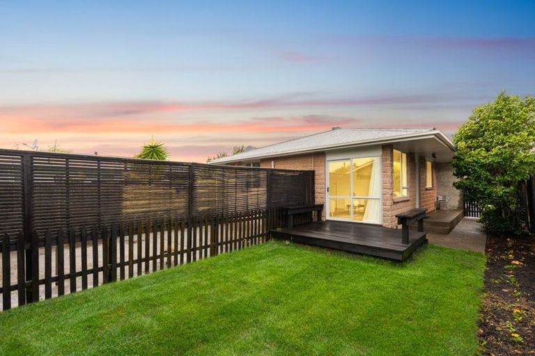 Photo of property in 4/25 Edgeware Road, St Albans, Christchurch, 8014