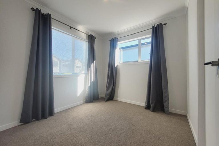 Photo of property in 26 Karearea Avenue, Kenepuru, Porirua, 5022