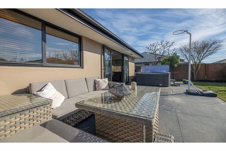 Photo of property in 7 Baltic Place, Northwood, Christchurch, 8051