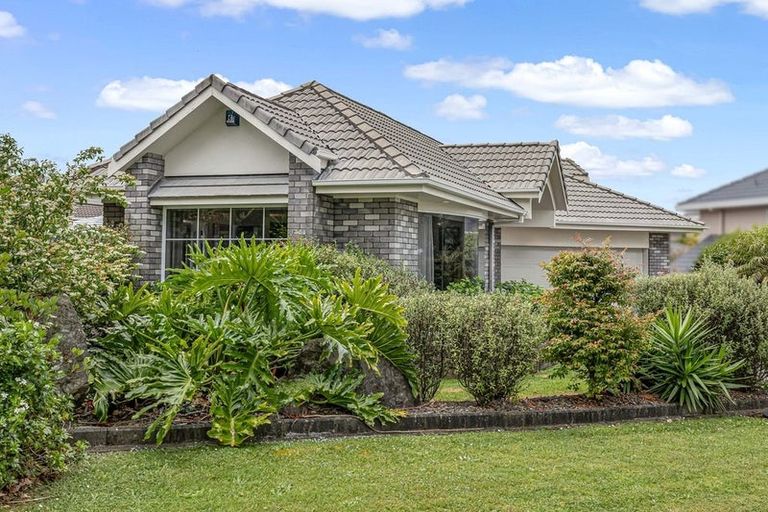 Photo of property in 15 Bluefin Way, West Harbour, Auckland, 0618