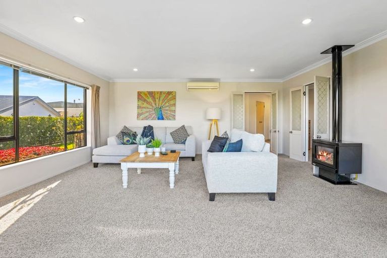 Photo of property in 77 Harvey Street, Waipahihi, Taupo, 3330