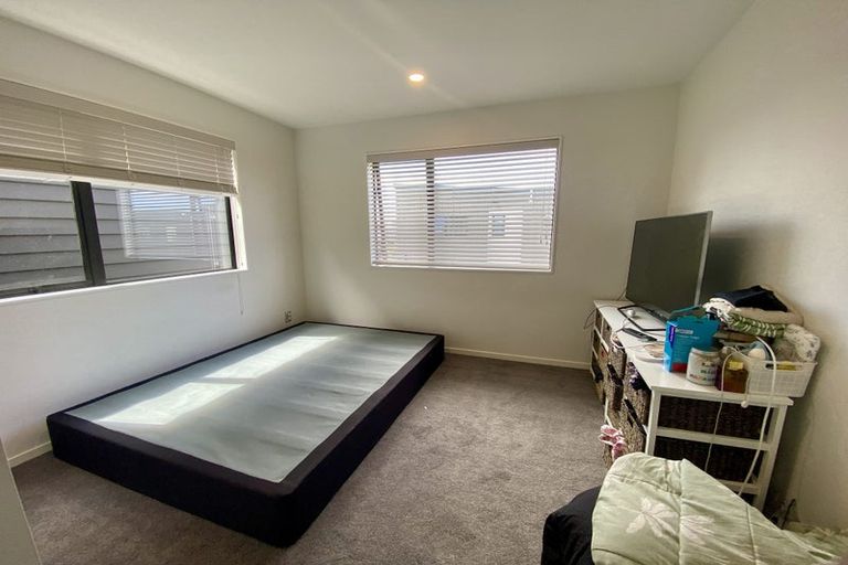 Photo of property in 6 Parahau Road, Papakura, 2110
