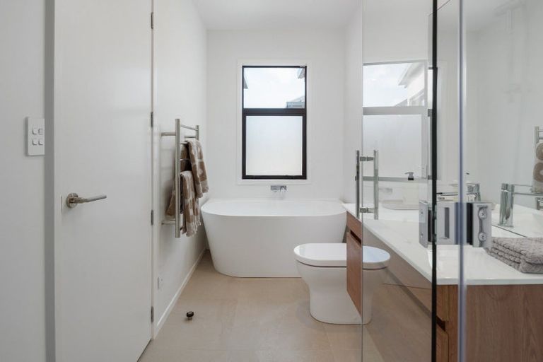 Photo of property in 1/1 Beaver Road, Blenheim, 7201