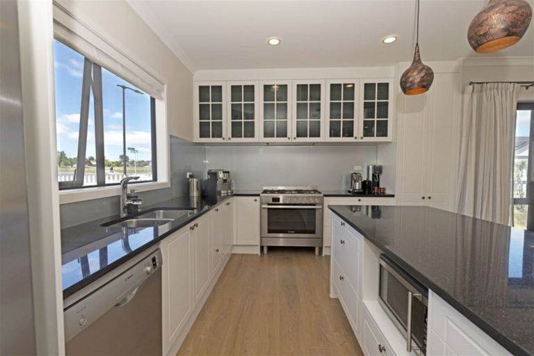 Photo of property in 20 Kuawa Drive, Kumeu, 0810