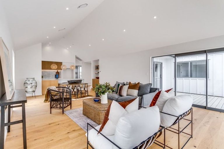 Photo of property in 5 Frank Ernest Crescent, Prebbleton, 7604