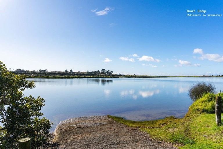 Photo of property in 16 Riverview Place, Waipu, 0582