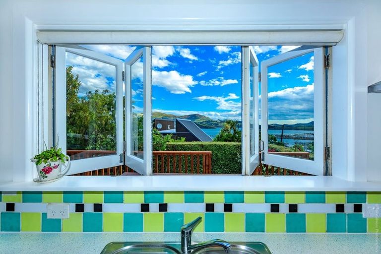 Photo of property in 10 Cornwall Road, Lyttelton, 8082
