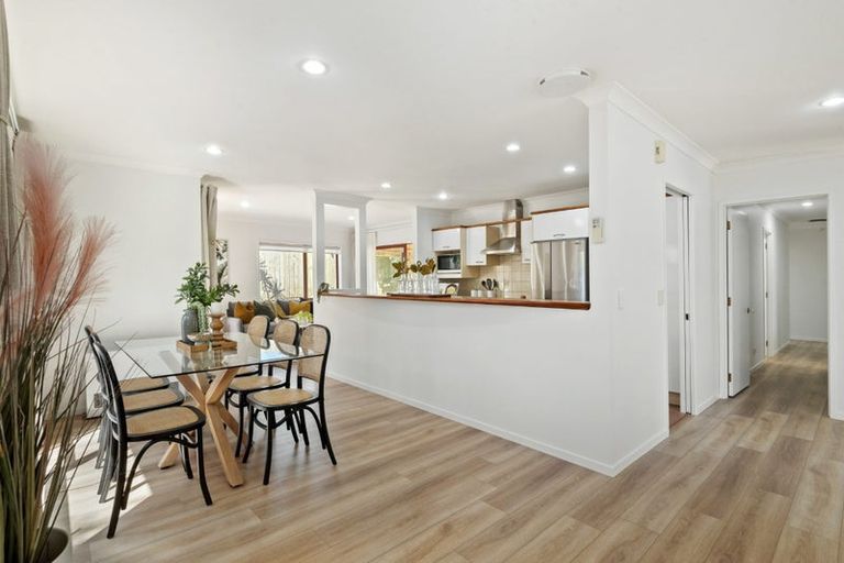 Photo of property in 5 Fearnley Grove, Albany, Auckland, 0632