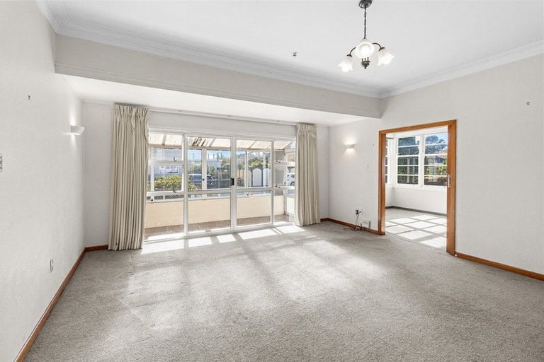 Photo of property in 27 Tokomaru Street, Welbourn, New Plymouth, 4312