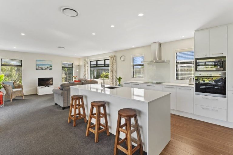 Photo of property in 41 Watkins Drive, Rangiora, 7400