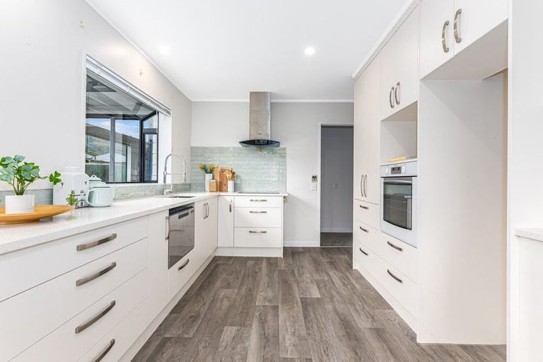 Photo of property in 2/25 Vincent Street, Waterloo, Lower Hutt, 5011