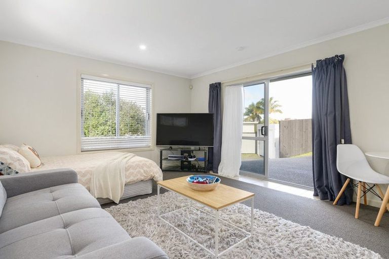 Photo of property in 102 Rototuna Road, Rototuna, Hamilton, 3210