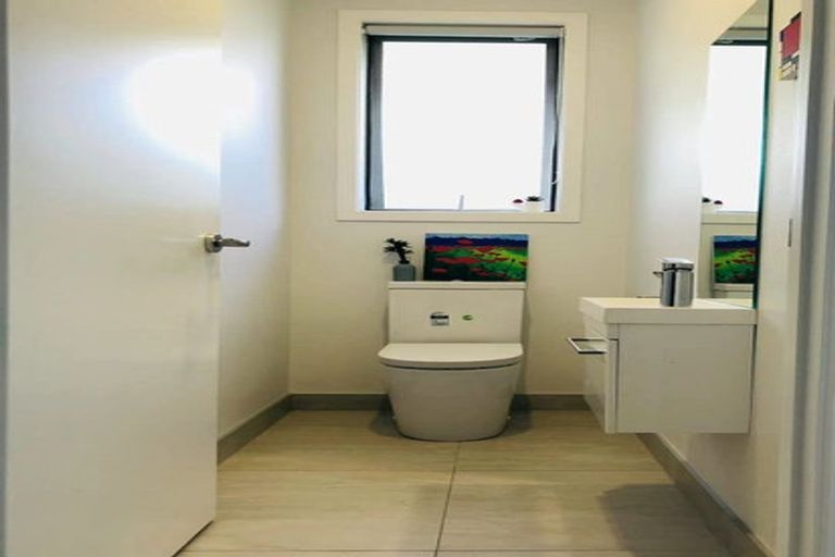 Photo of property in 11 Ian Gordon Lane, Orewa, 0931