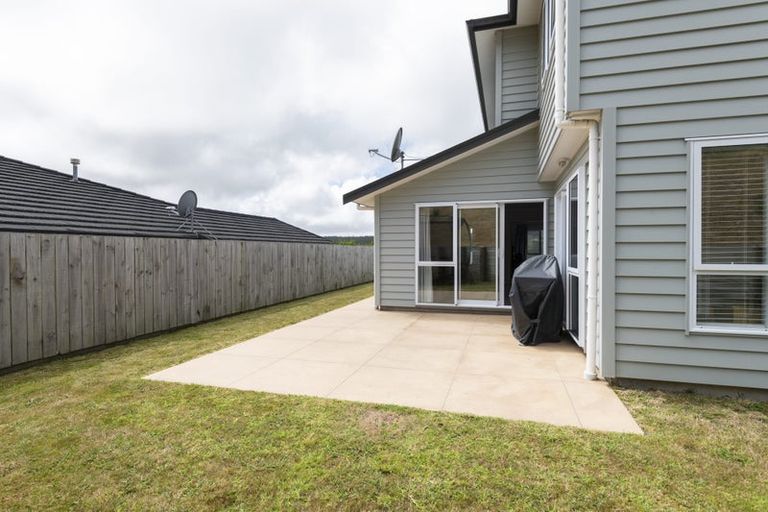 Photo of property in 17 Bickerton Rise, Churton Park, Wellington, 6037