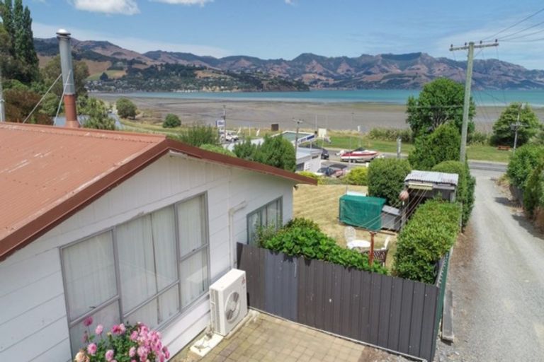 Photo of property in 6035a Christchurch Akaroa Road, Duvauchelle, 7581