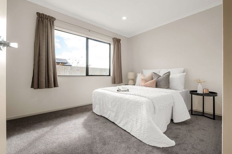 Photo of property in 11 Shrule Place, Huntington, Hamilton, 3210