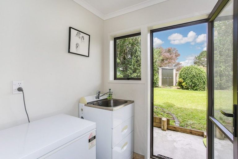 Photo of property in 11a Millen Place, Clarks Beach, 2122