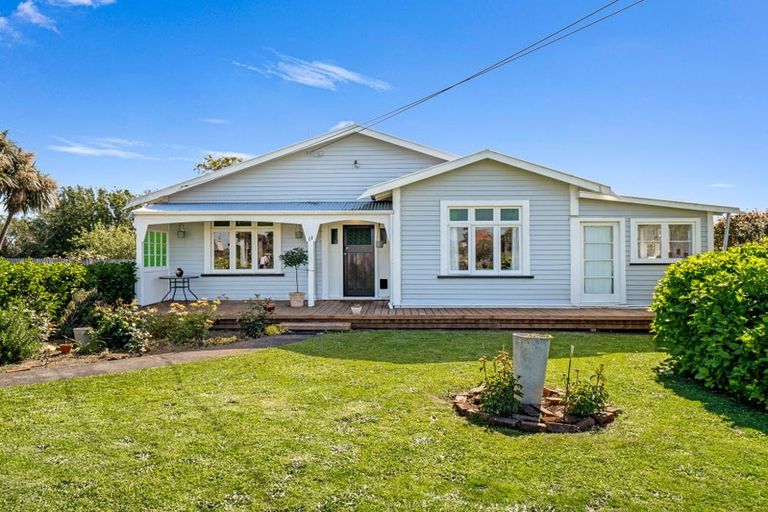 Photo of property in 11 Bear Street, Waverley, 4510