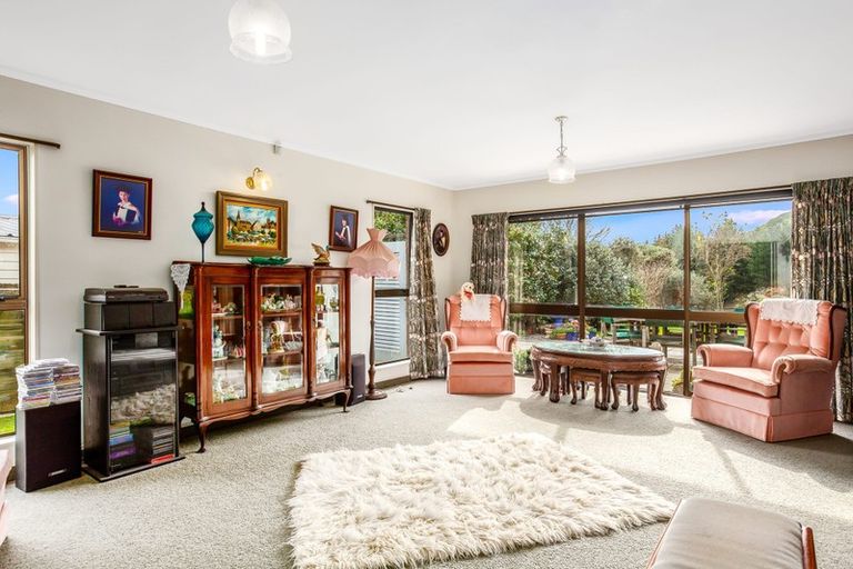 Photo of property in 8 Observatory Close, Whitby, Porirua, 5024