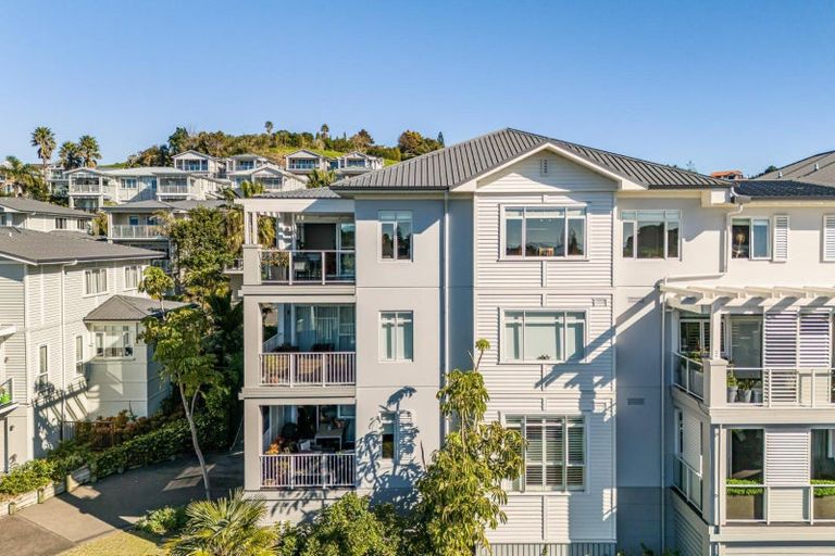 Photo of property in 72 Landmark Terrace, Orewa, 0931