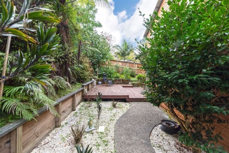 Photo of property in 25 Shetland Street, Glen Eden, Auckland, 0602