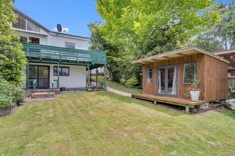 Photo of property in 100b Grand Vue Road, Kawaha Point, Rotorua, 3010
