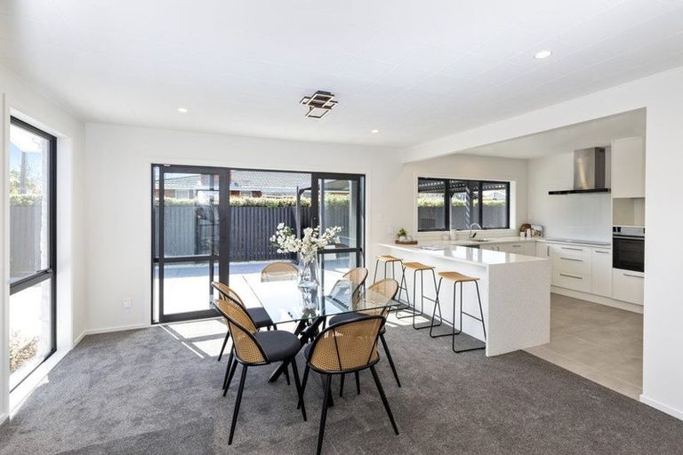 Photo of property in 2 Cutts Road, Russley, Christchurch, 8042