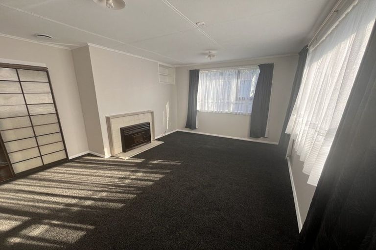 Photo of property in 3 Beauzami Crescent, Ascot Park, Porirua, 5024