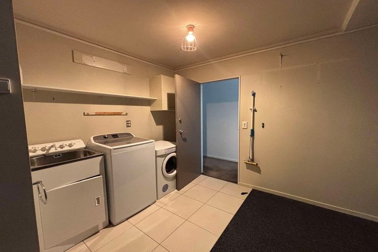 Photo of property in Fernhill Flats, 3/324 The Terrace, Te Aro, Wellington, 6011